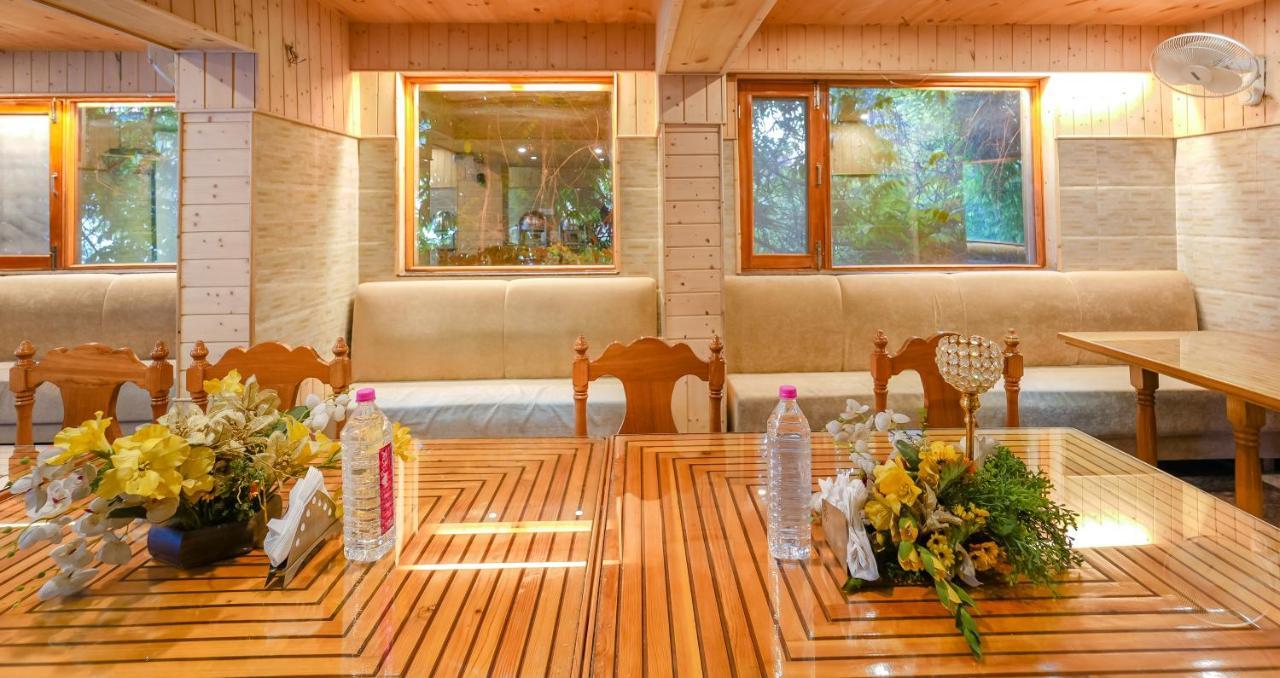 Hotel Mirage Srīnagar Kültér fotó