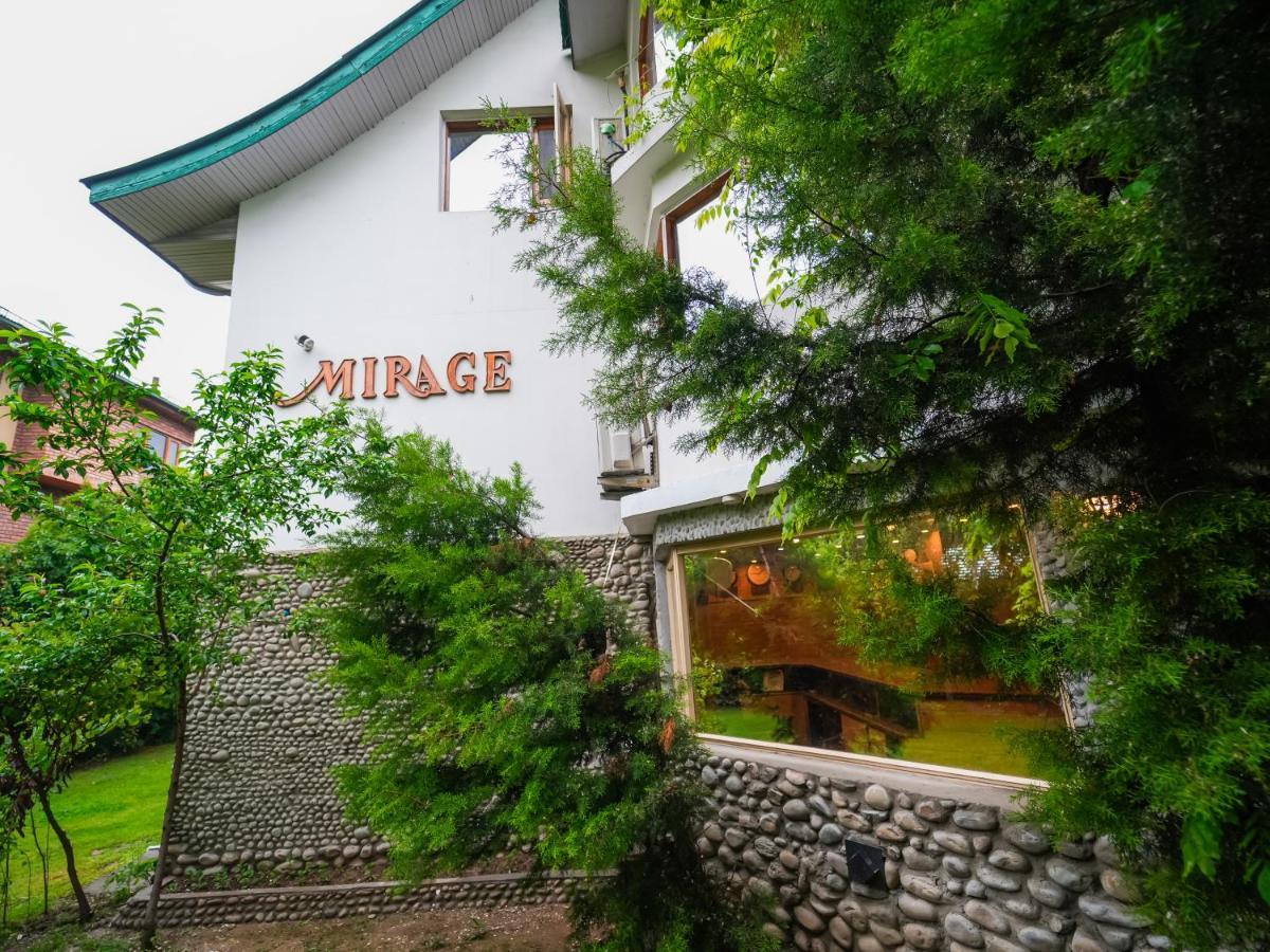 Hotel Mirage Srīnagar Kültér fotó