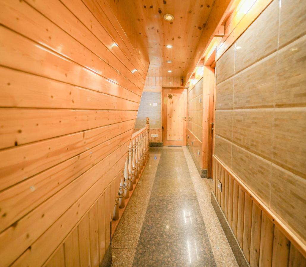 Hotel Mirage Srīnagar Kültér fotó