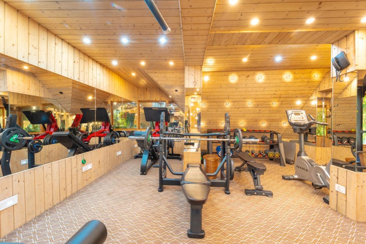 Hotel Mirage Srīnagar Kültér fotó