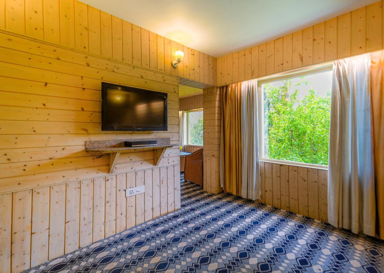 Hotel Mirage Srīnagar Kültér fotó